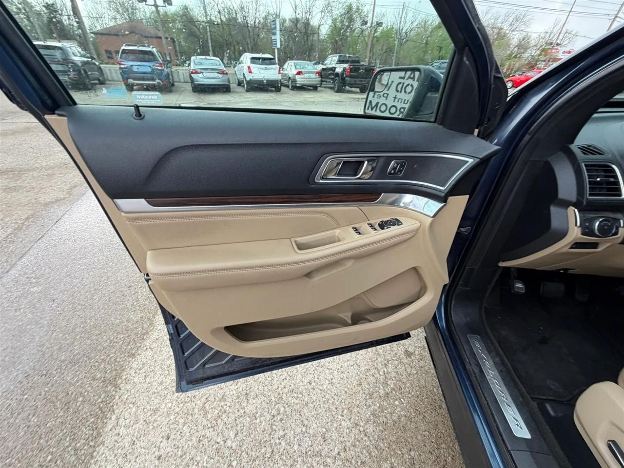 Ford Explorer Limited FWD 2017