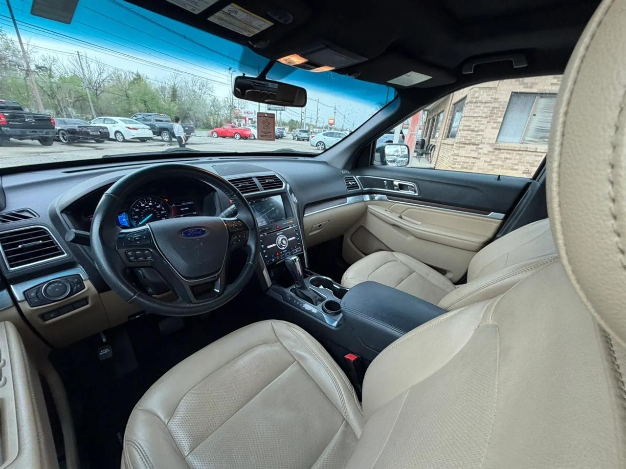 Ford Explorer Limited FWD 2017