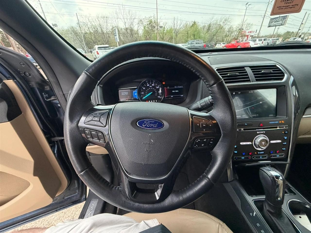 Ford Explorer Limited FWD 2017