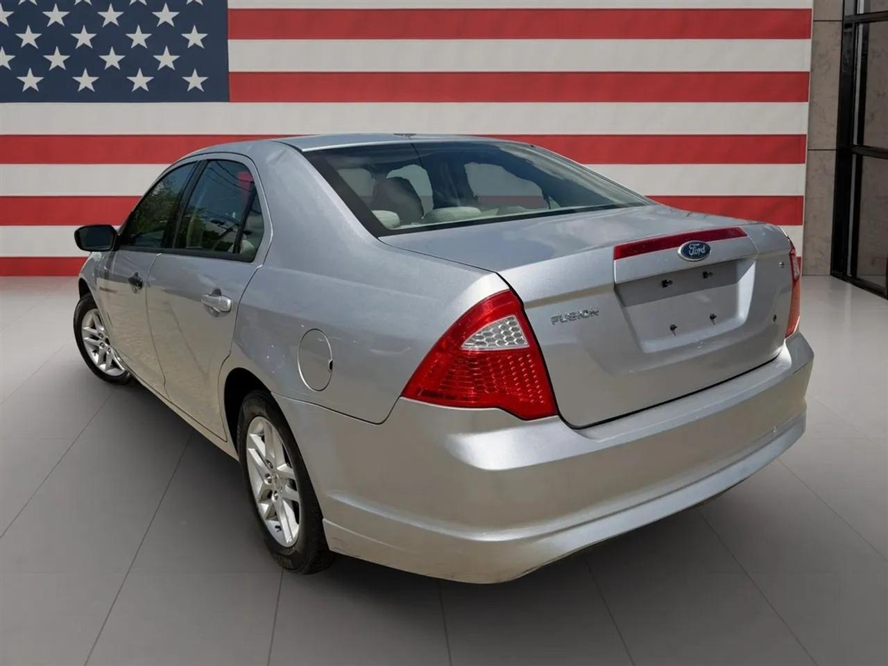 Ford Fusion 4dr Sdn S FWD 2010
