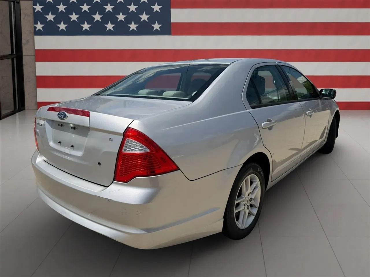 Ford Fusion 4dr Sdn S FWD 2010