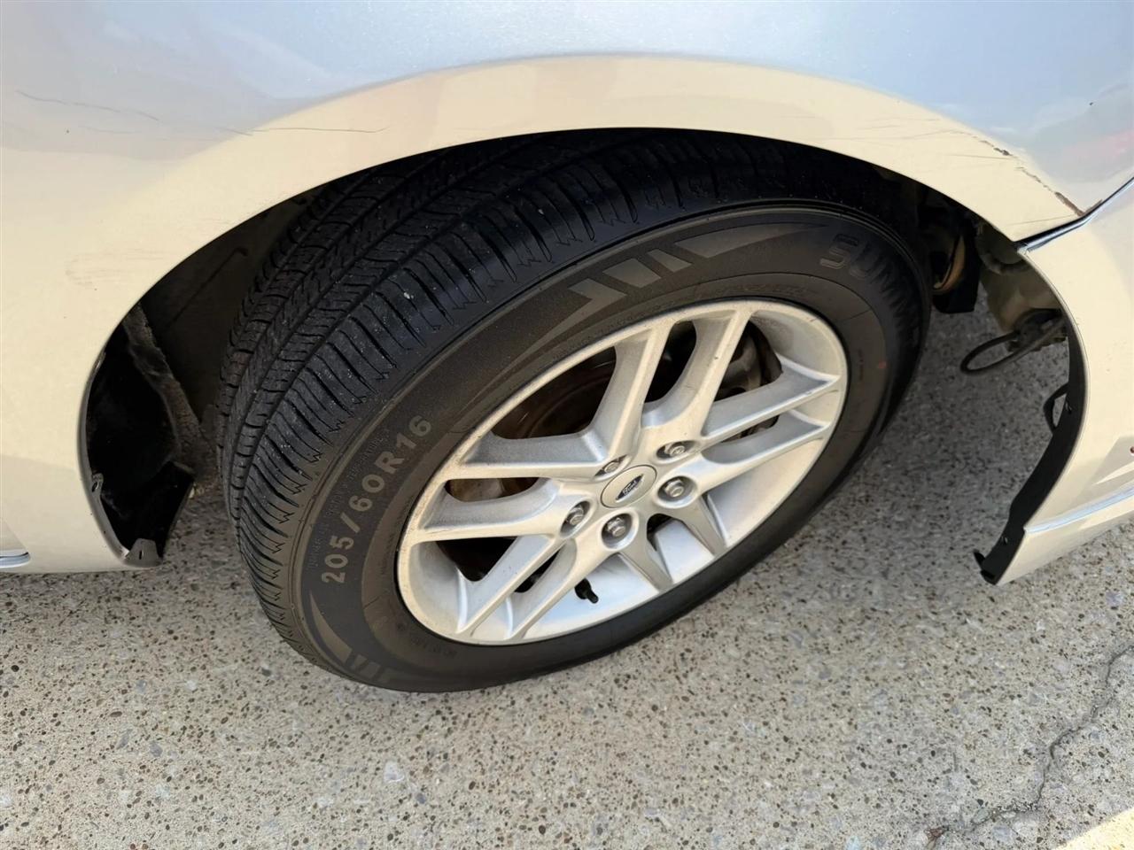 Ford Fusion 4dr Sdn S FWD 2010