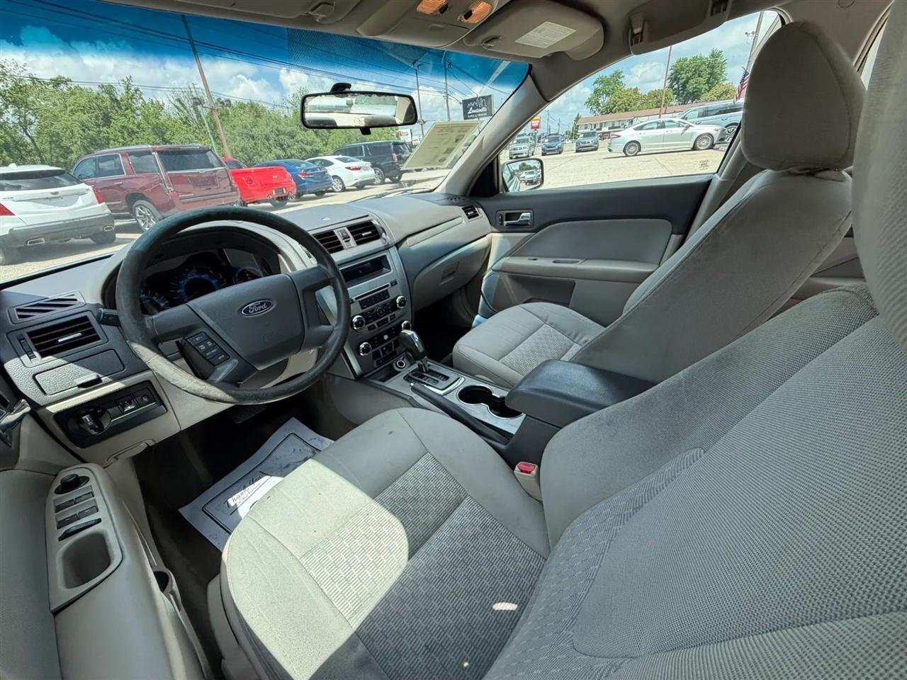 Ford Fusion 4dr Sdn S FWD 2010