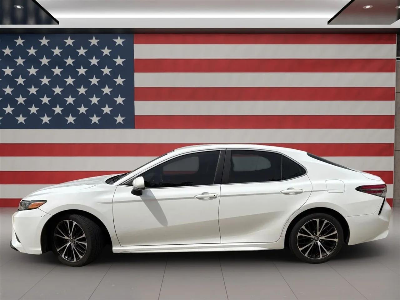 Toyota Camry XLE Auto (Natl) 2019