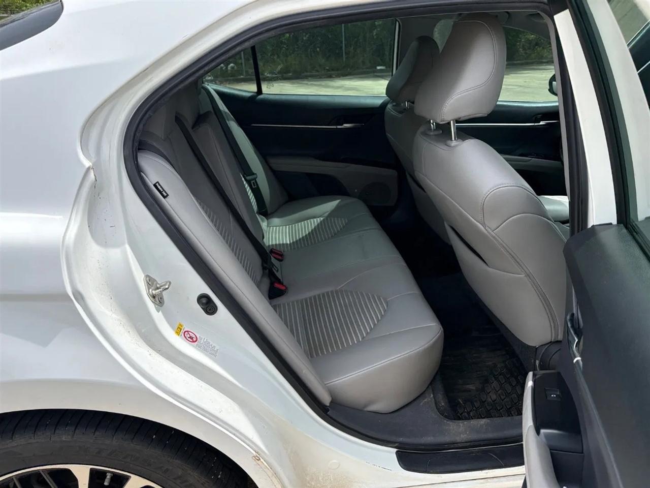 Toyota Camry XLE Auto (Natl) 2019