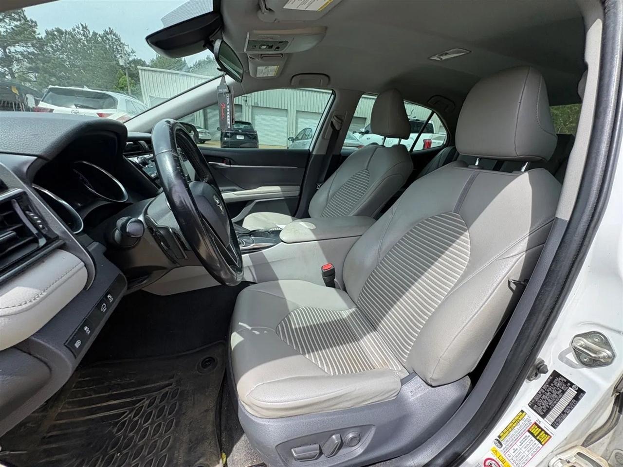 Toyota Camry XLE Auto (Natl) 2019