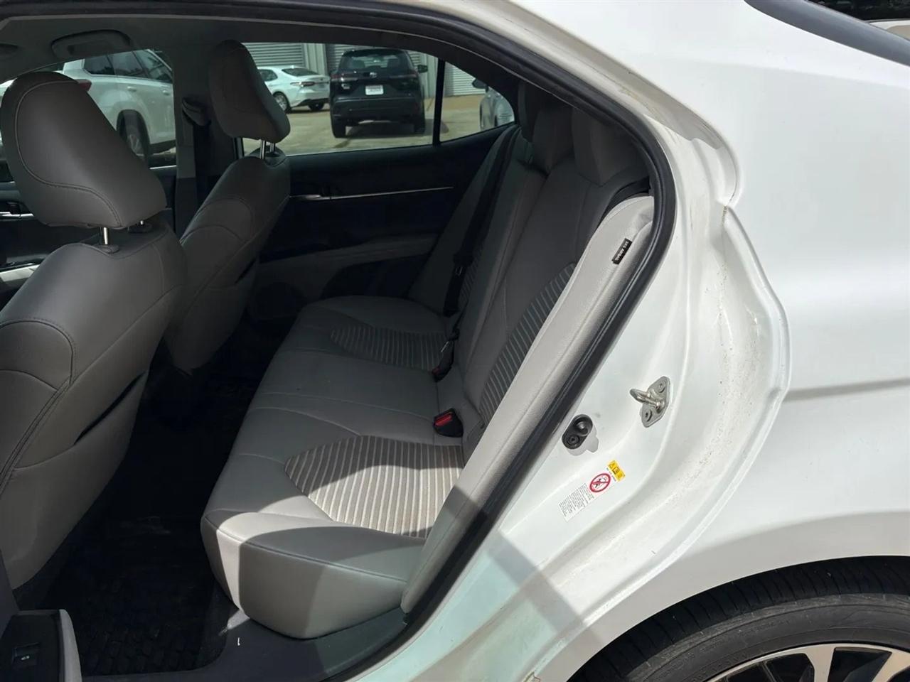 Toyota Camry XLE Auto (Natl) 2019