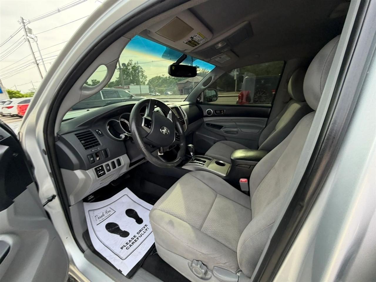 Toyota Tacoma 2WD Double Cab V6 AT PreRunner (Natl) 2012