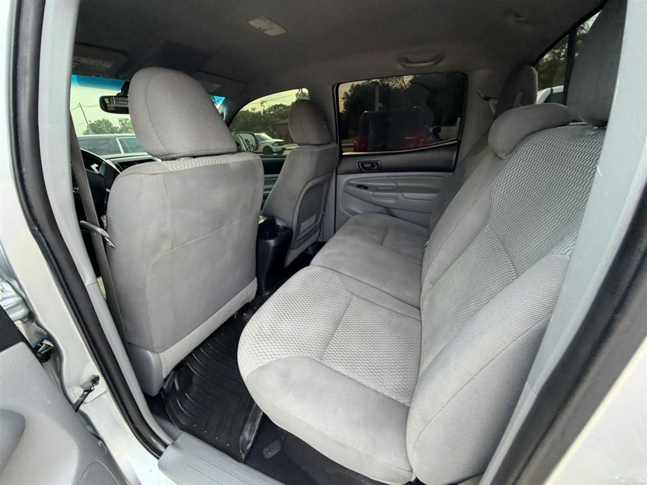 Toyota Tacoma 2WD Double Cab V6 AT PreRunner (Natl) 2012