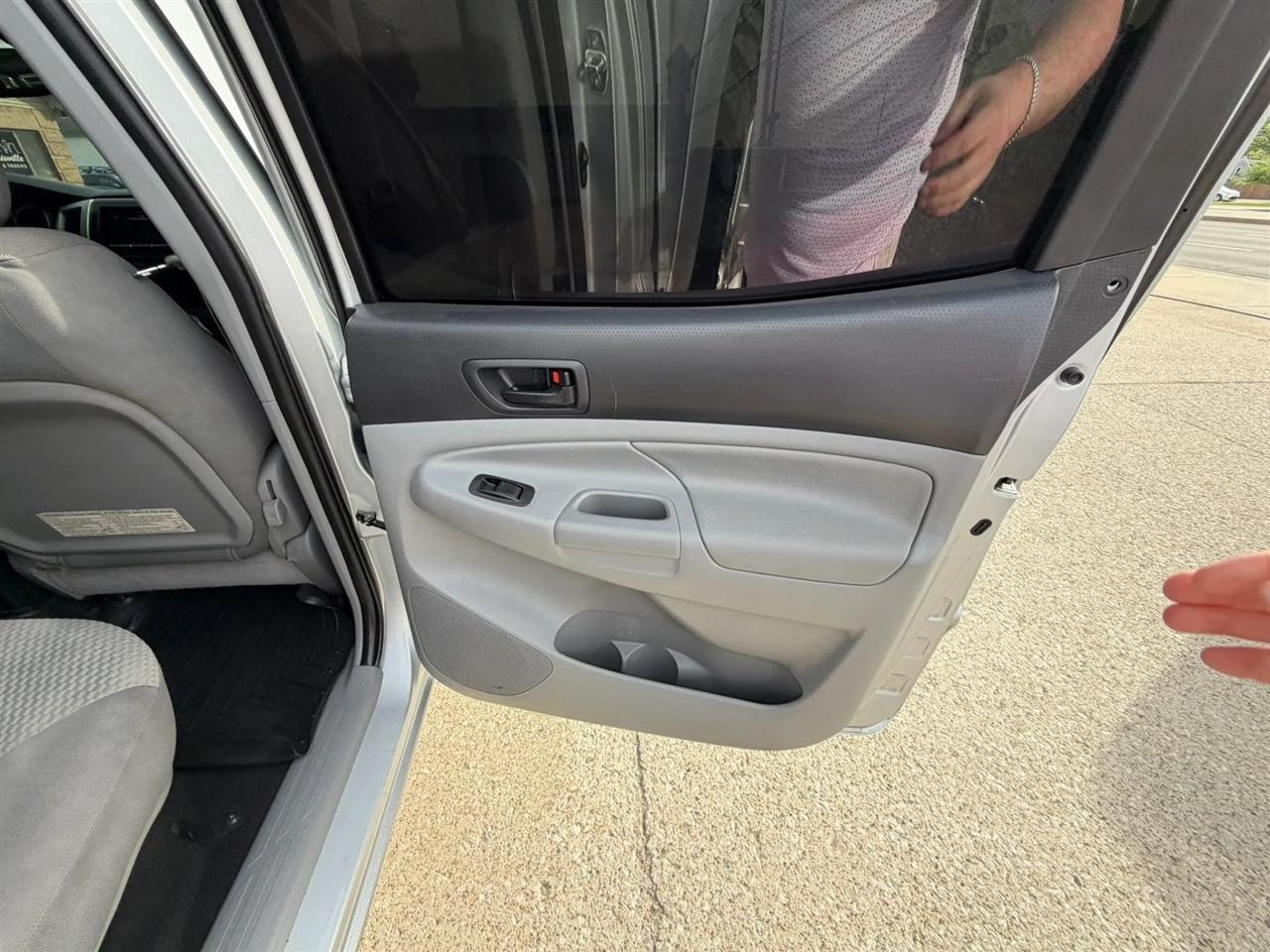 Toyota Tacoma 2WD Double Cab V6 AT PreRunner (Natl) 2012