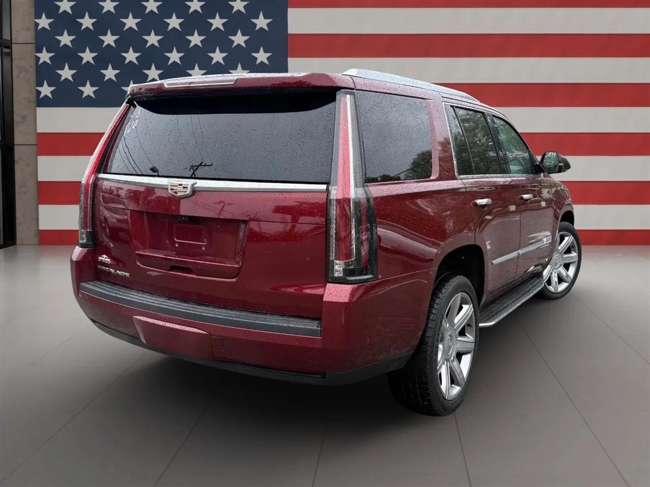 Cadillac Escalade 2WD 4dr Luxury 2019