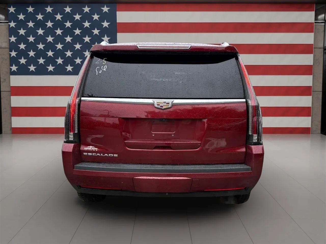 Cadillac Escalade 2WD 4dr Luxury 2019