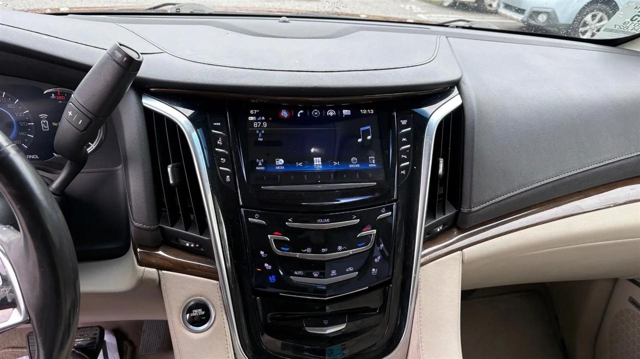 Cadillac Escalade 2WD 4dr Luxury 2019