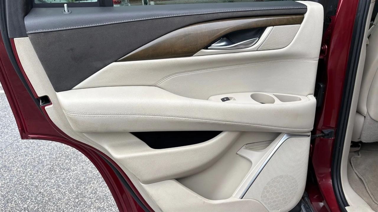 Cadillac Escalade 2WD 4dr Luxury 2019