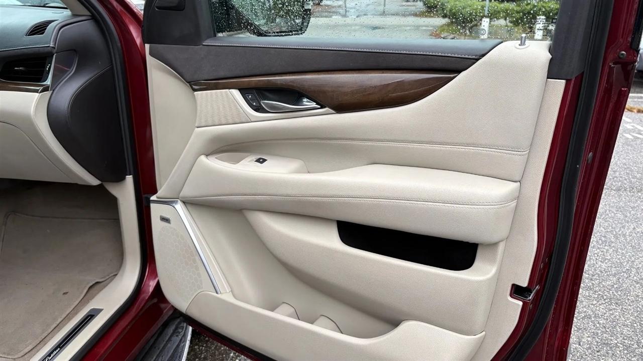 Cadillac Escalade 2WD 4dr Luxury 2019