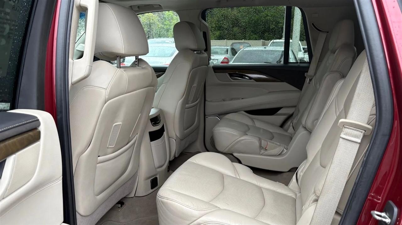 Cadillac Escalade 2WD 4dr Luxury 2019