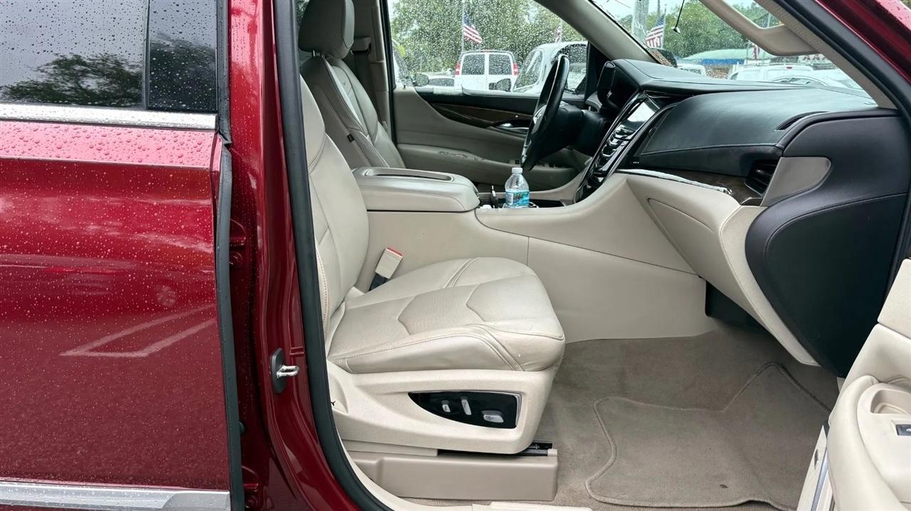 Cadillac Escalade 2WD 4dr Luxury 2019