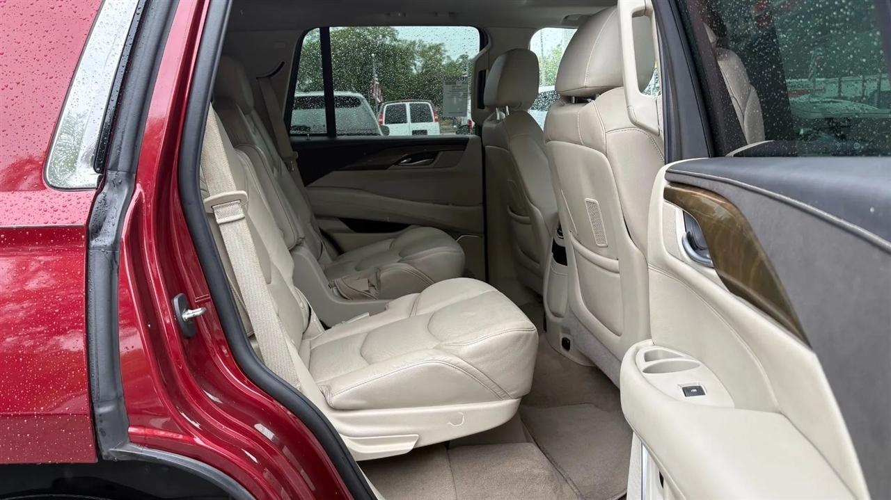 Cadillac Escalade 2WD 4dr Luxury 2019