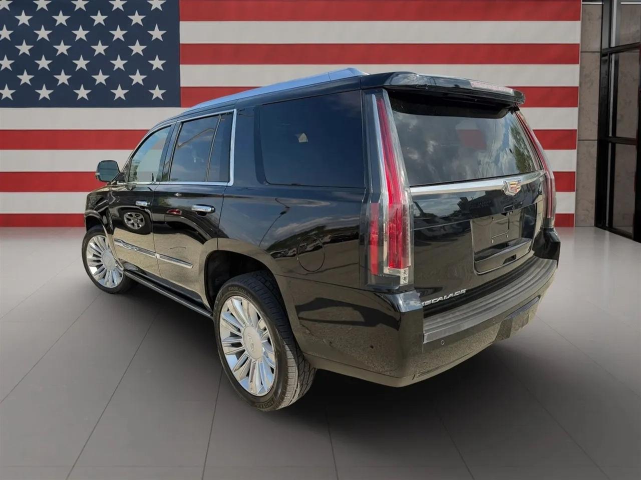 Cadillac Escalade 4WD 4dr Platinum 2017