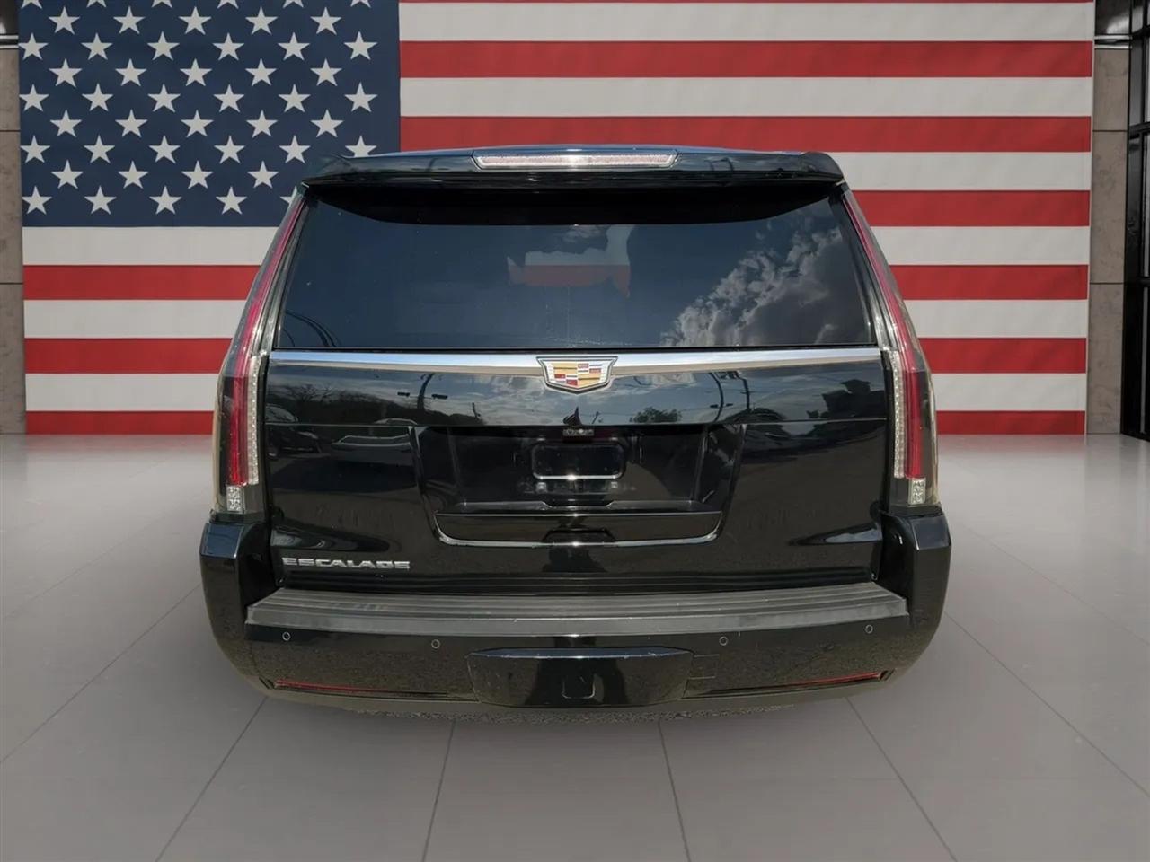 Cadillac Escalade 4WD 4dr Platinum 2017