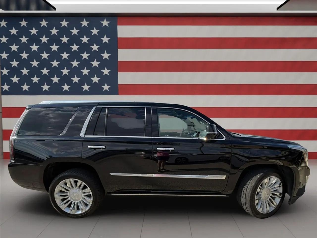 Cadillac Escalade 4WD 4dr Platinum 2017