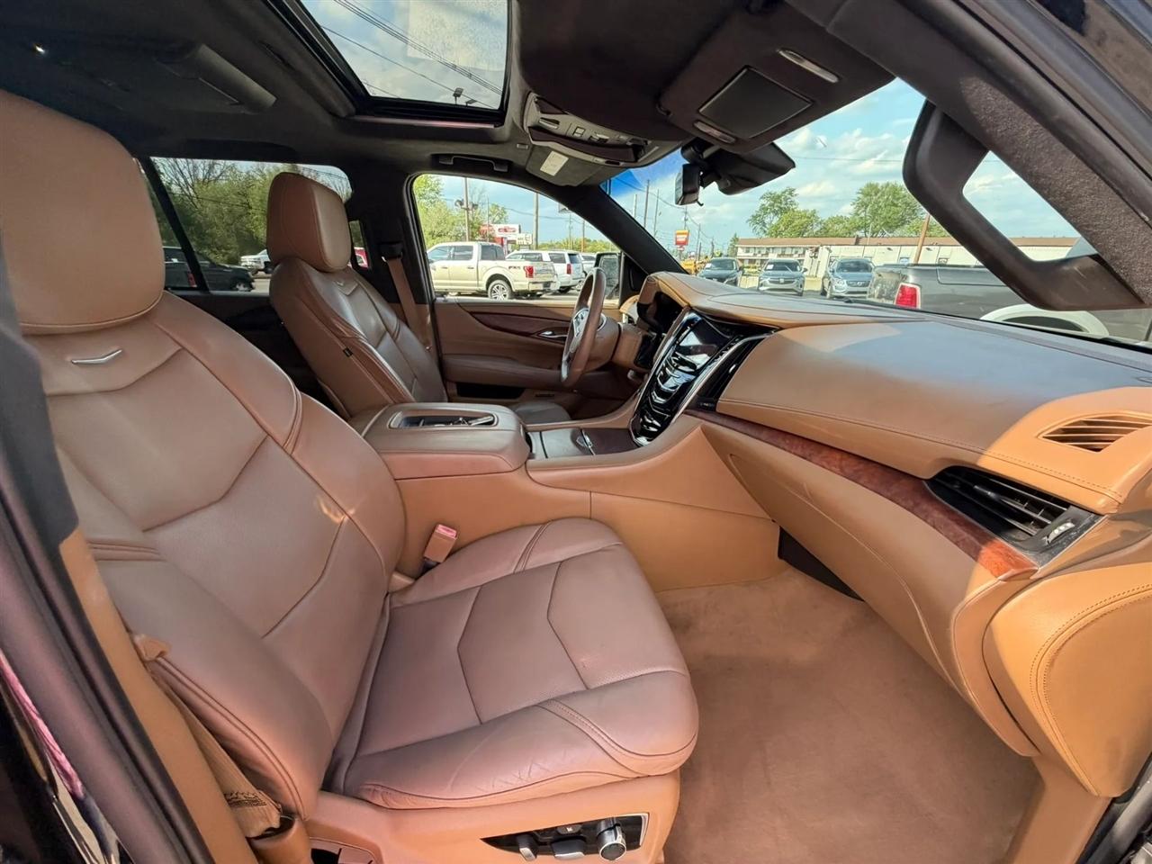 Cadillac Escalade 4WD 4dr Platinum 2017