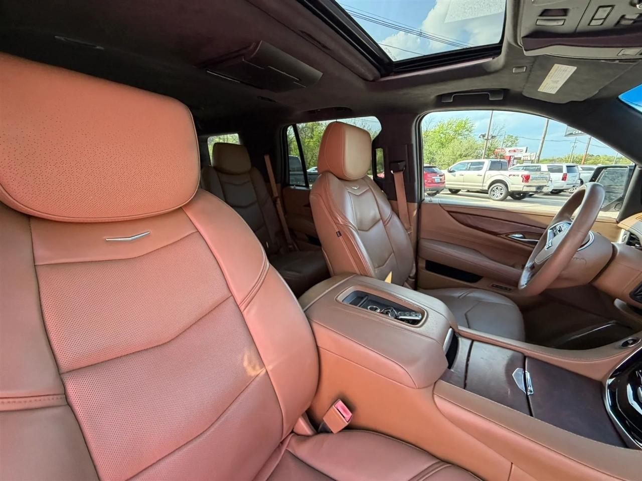 Cadillac Escalade 4WD 4dr Platinum 2017