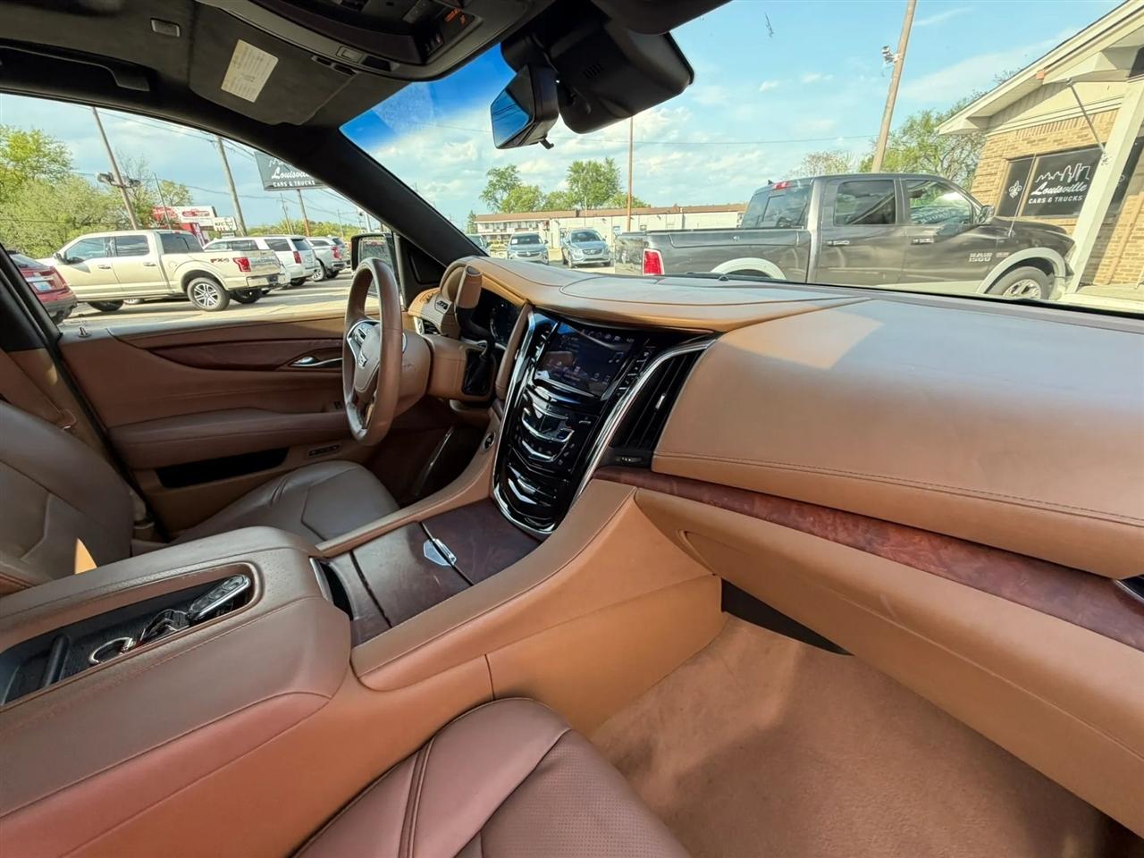 Cadillac Escalade 4WD 4dr Platinum 2017