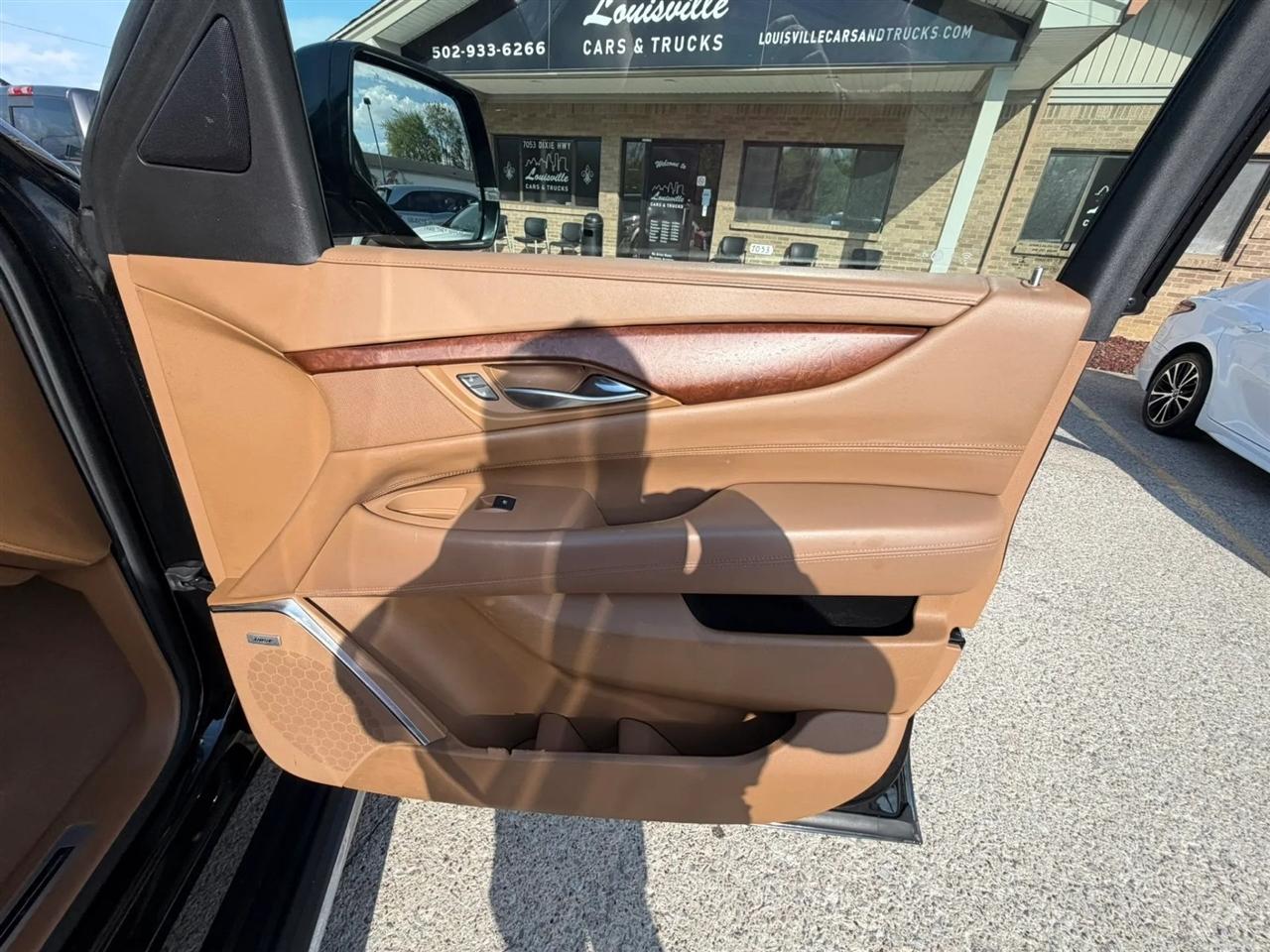 Cadillac Escalade 4WD 4dr Platinum 2017