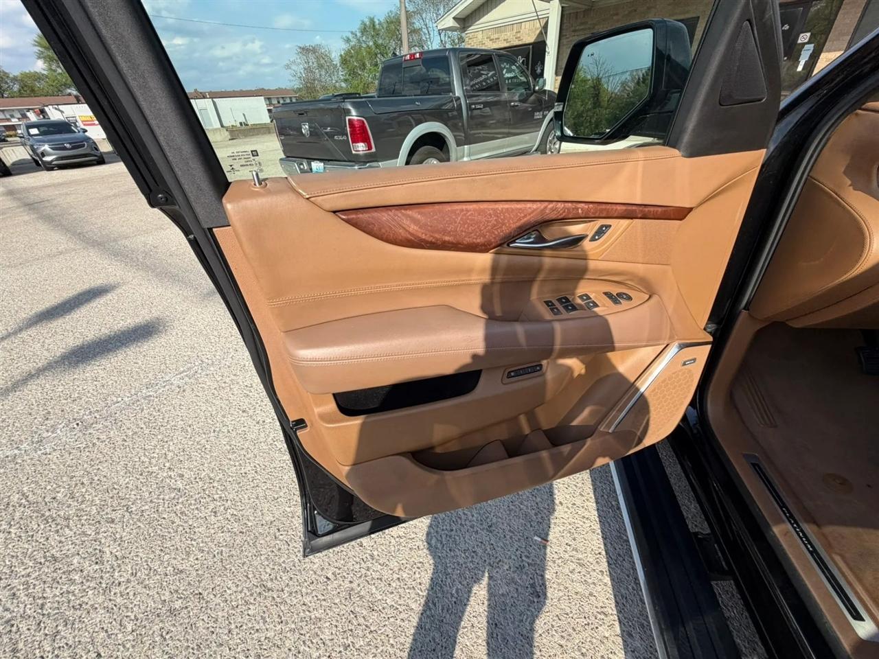 Cadillac Escalade 4WD 4dr Platinum 2017