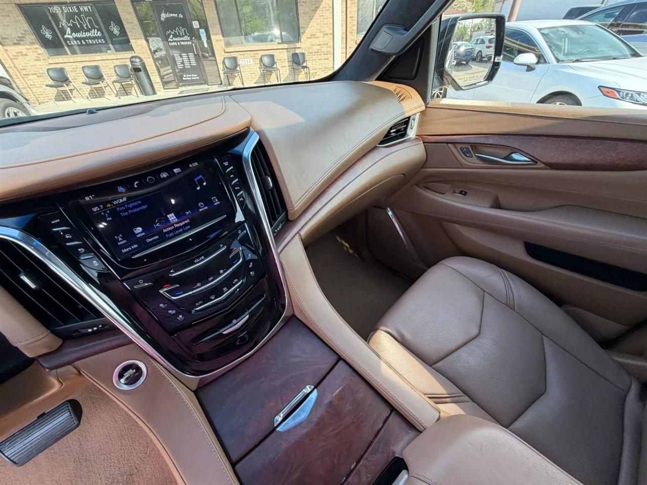 Cadillac Escalade 4WD 4dr Platinum 2017