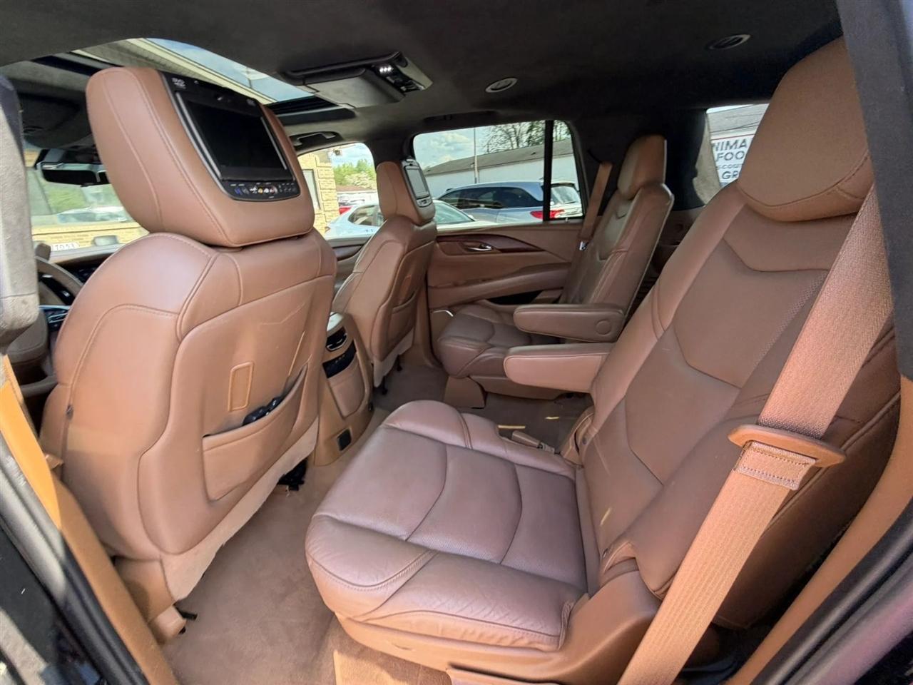 Cadillac Escalade 4WD 4dr Platinum 2017