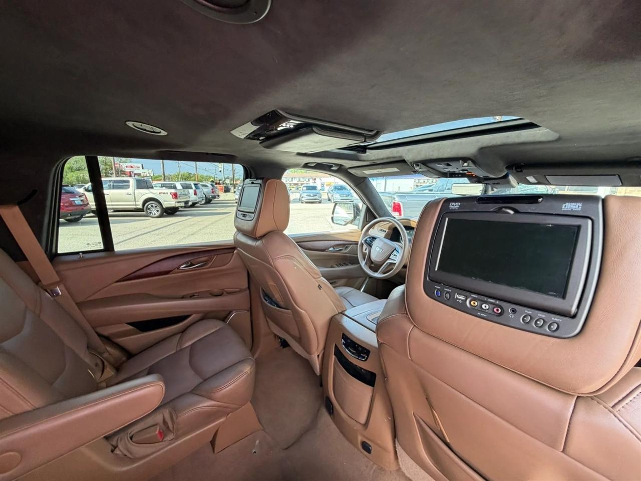 Cadillac Escalade 4WD 4dr Platinum 2017