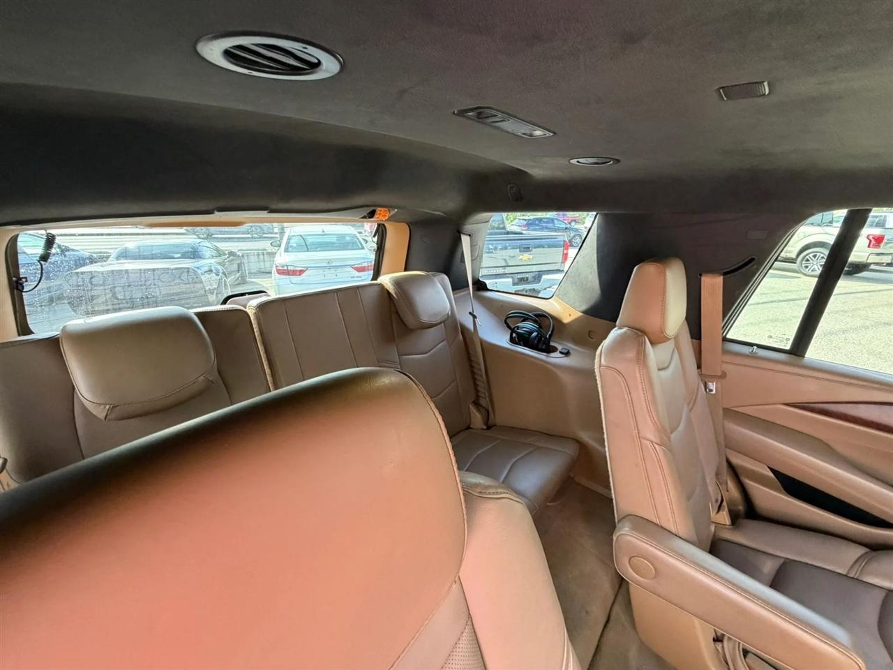 Cadillac Escalade 4WD 4dr Platinum 2017