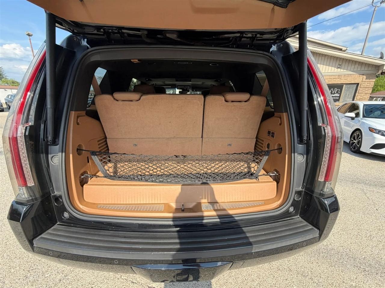 Cadillac Escalade 4WD 4dr Platinum 2017