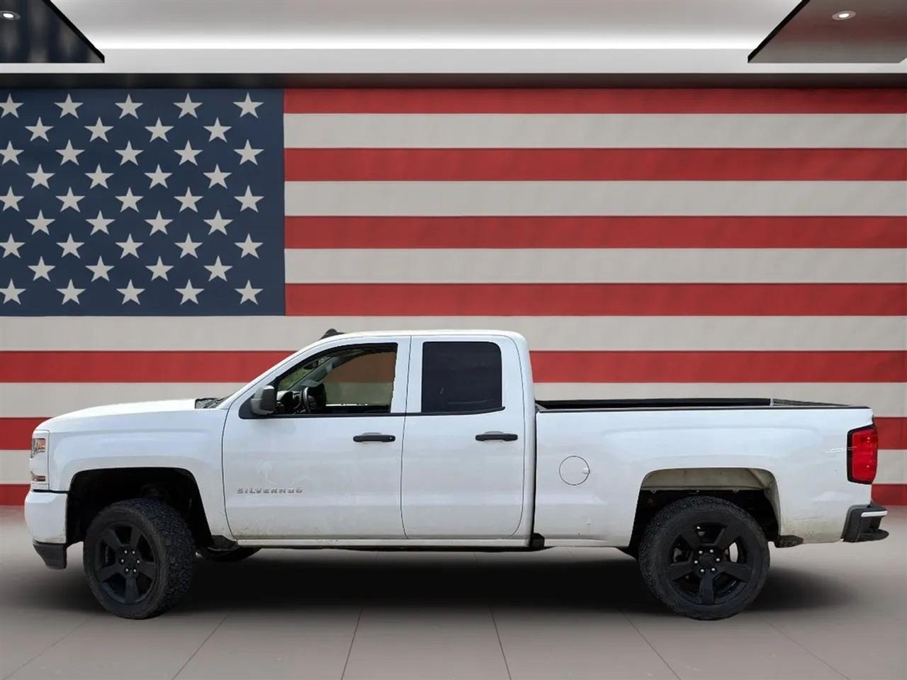 Chevrolet Silverado 1500 4WD Double Cab 143.5" Custom 2018