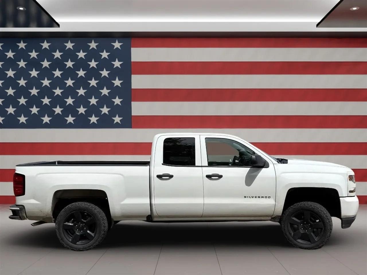 Chevrolet Silverado 1500 4WD Double Cab 143.5" Custom 2018