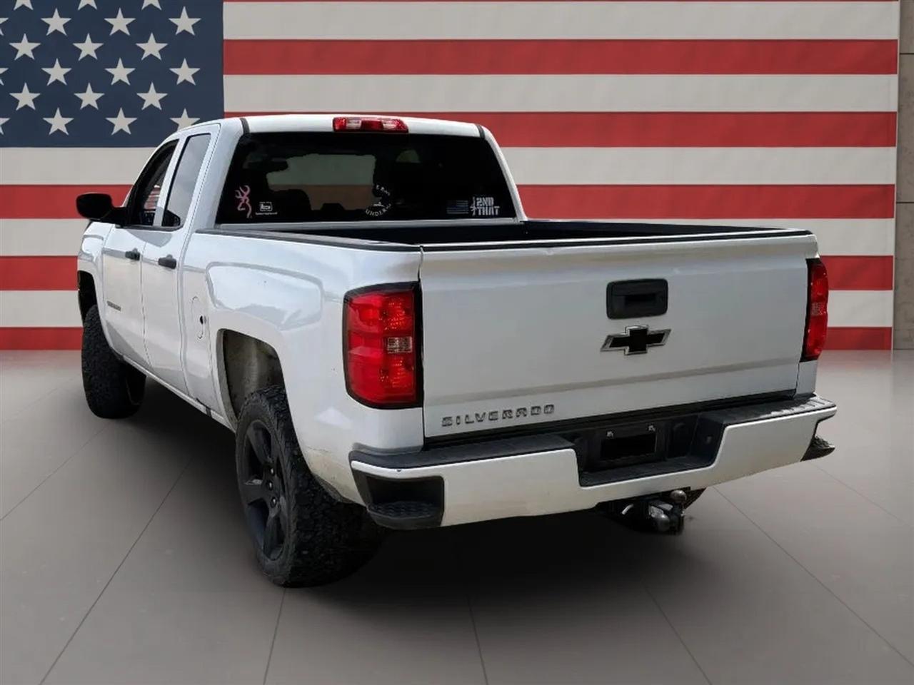 Chevrolet Silverado 1500 4WD Double Cab 143.5" Custom 2018