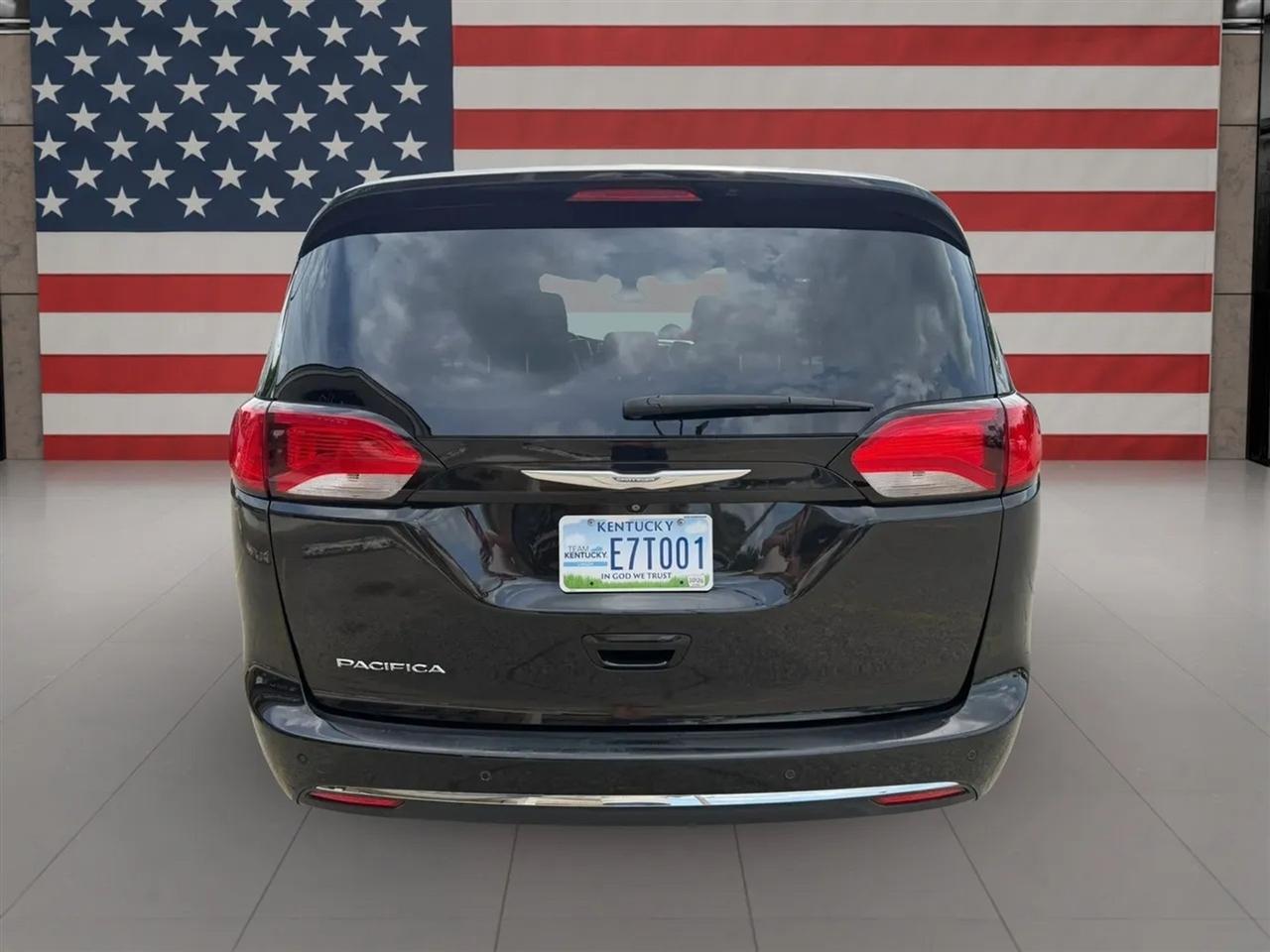 Chrysler Pacifica Touring-L Plus FWD 2017