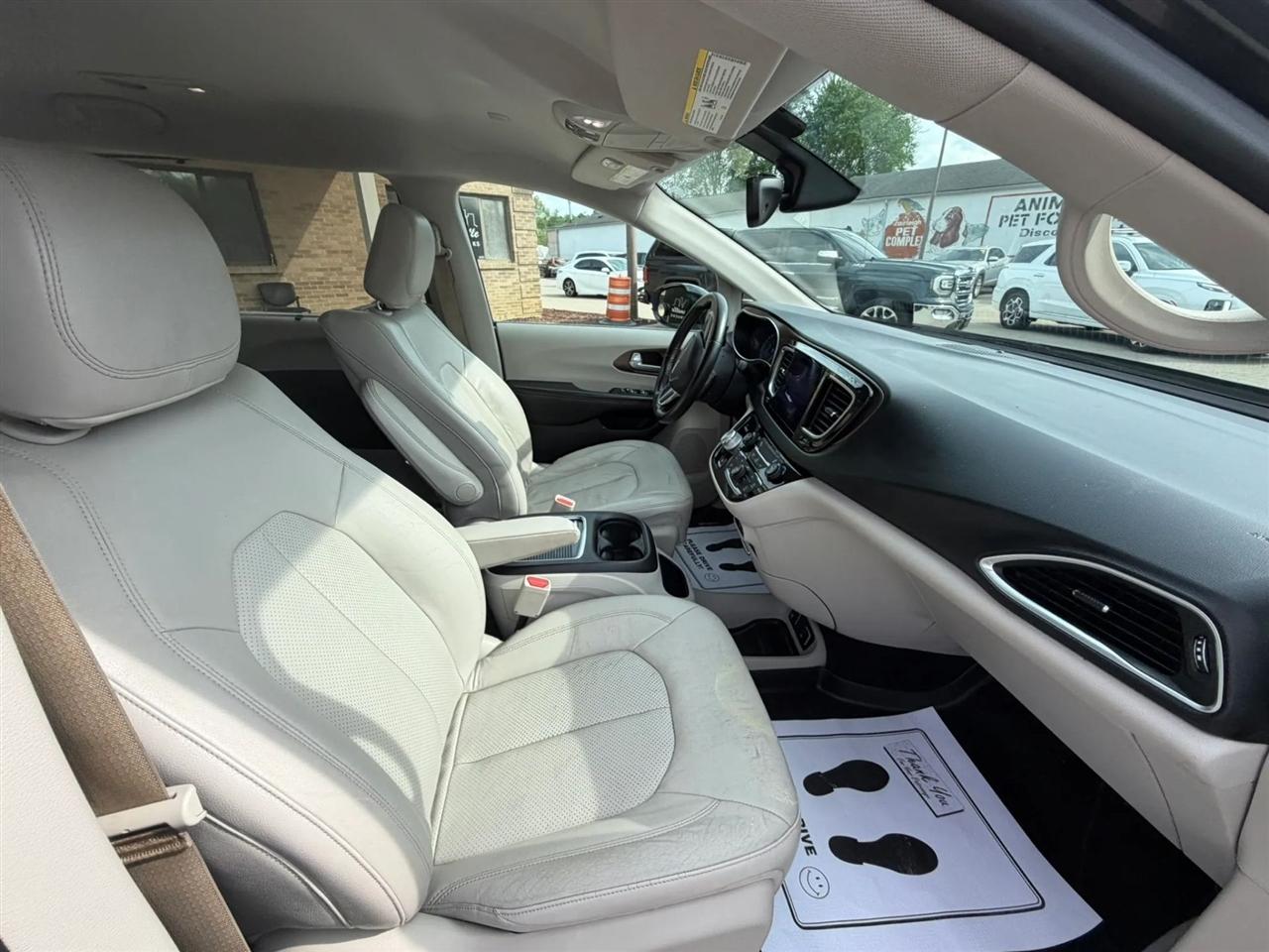 Chrysler Pacifica Touring-L Plus FWD 2017