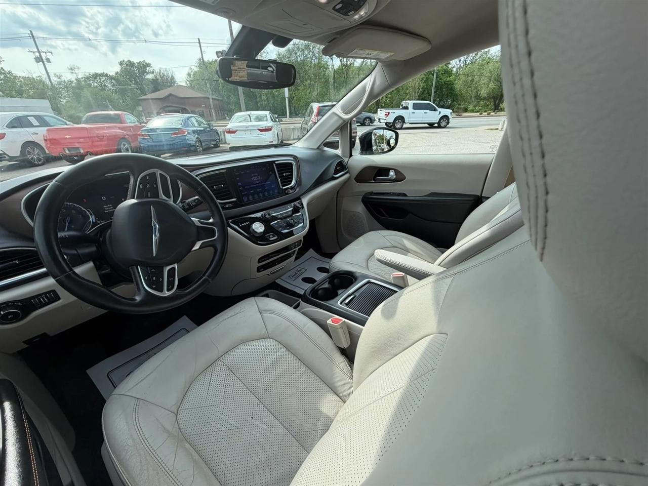 Chrysler Pacifica Touring-L Plus FWD 2017