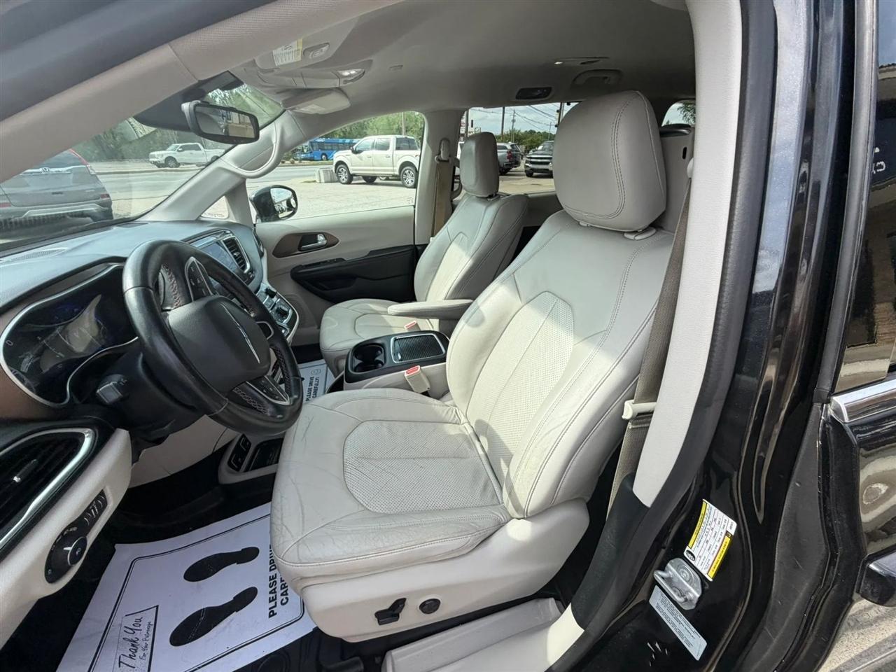 Chrysler Pacifica Touring-L Plus FWD 2017