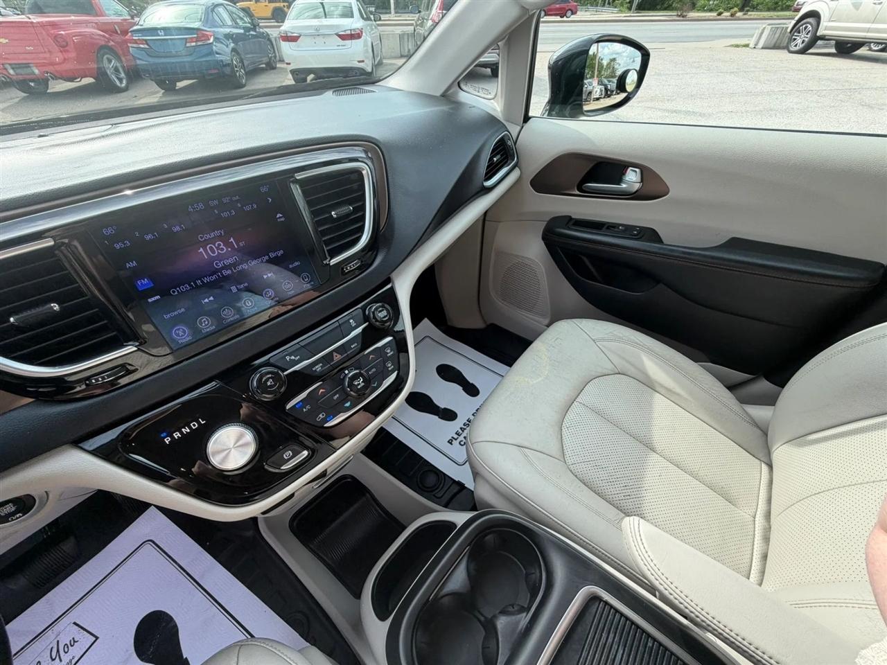 Chrysler Pacifica Touring-L Plus FWD 2017