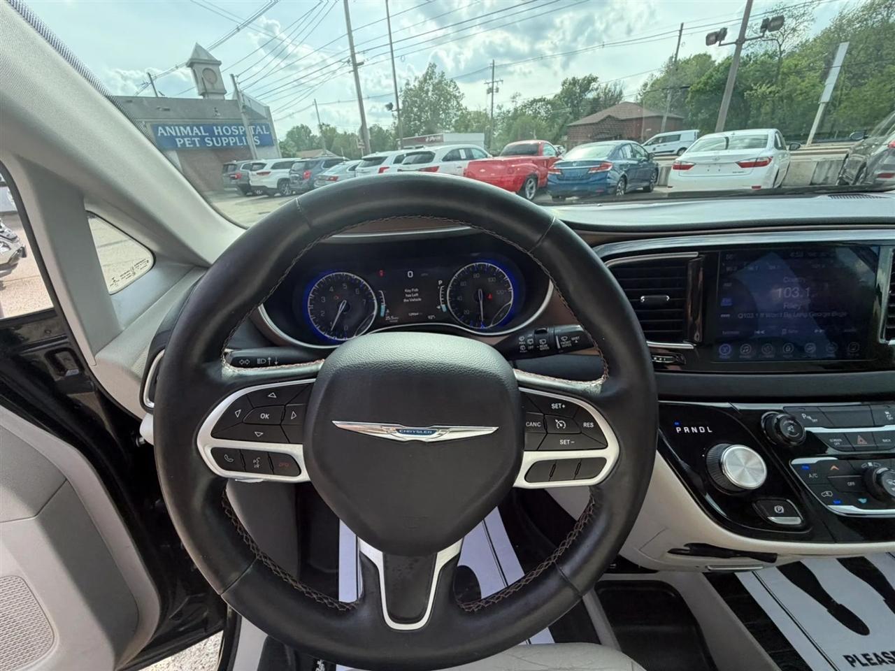 Chrysler Pacifica Touring-L Plus FWD 2017