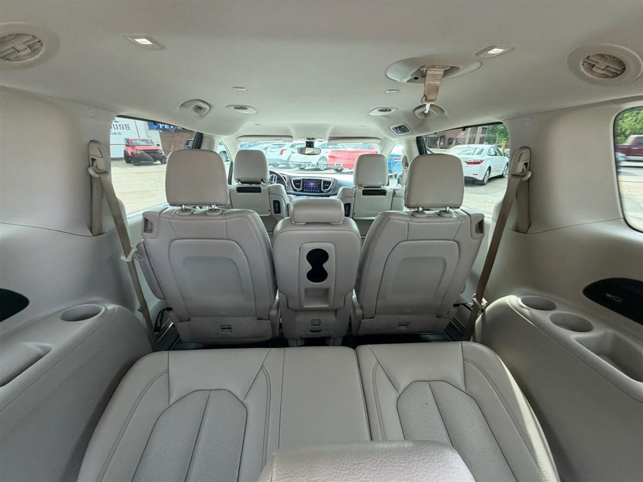 Chrysler Pacifica Touring-L Plus FWD 2017