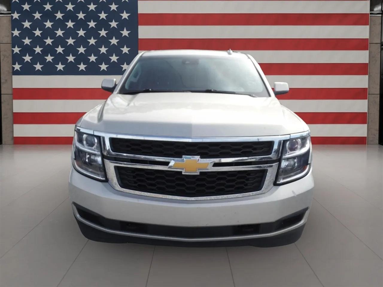 Chevrolet Suburban 4WD 4dr 1500 LT 2017