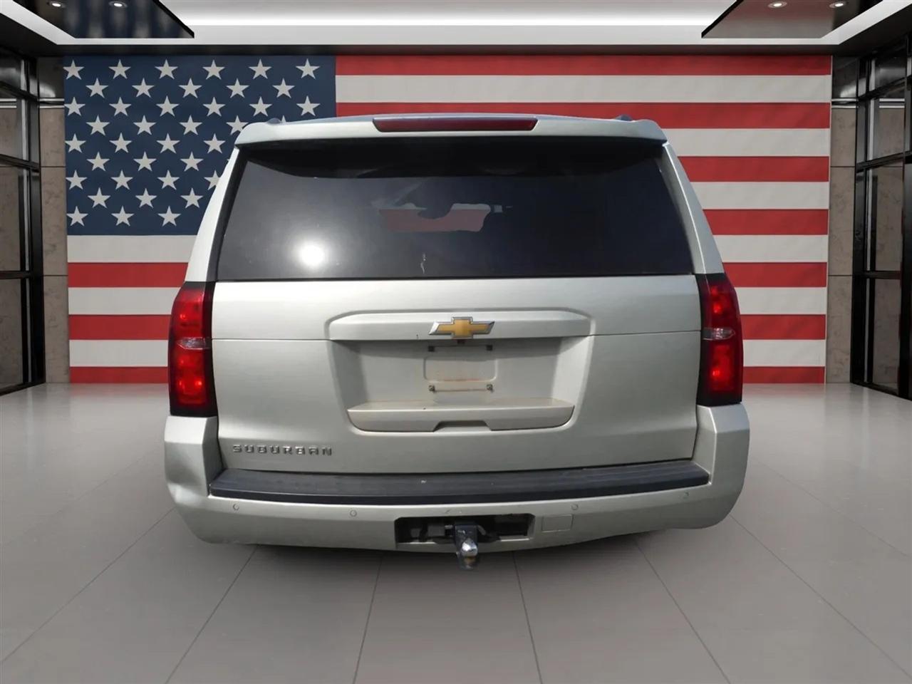 Chevrolet Suburban 4WD 4dr 1500 LT 2017