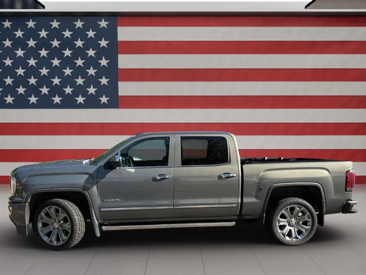 GMC Sierra 1500 4WD Crew Cab 143.5" Denali 2017
