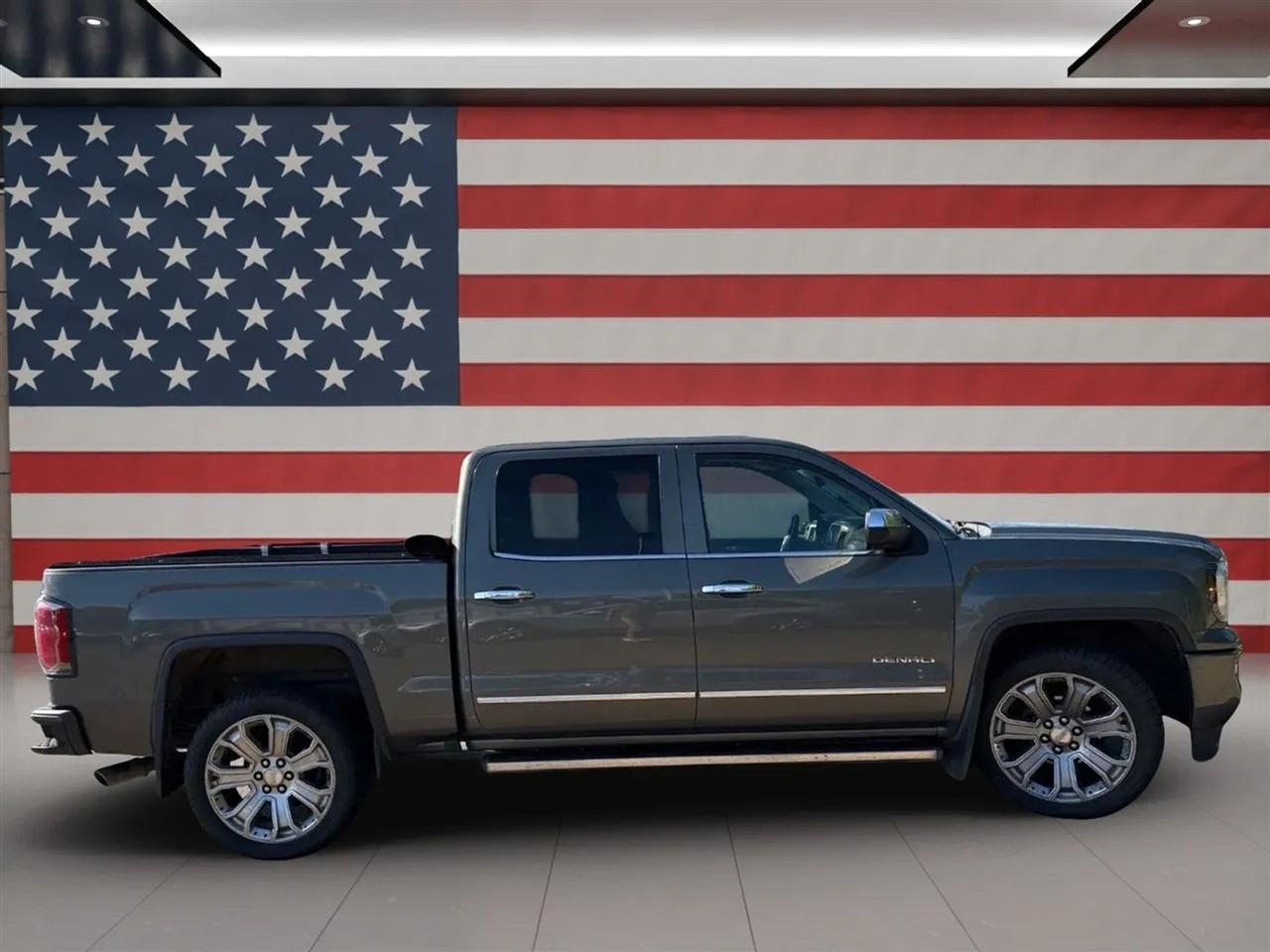 GMC Sierra 1500 4WD Crew Cab 143.5" Denali 2017