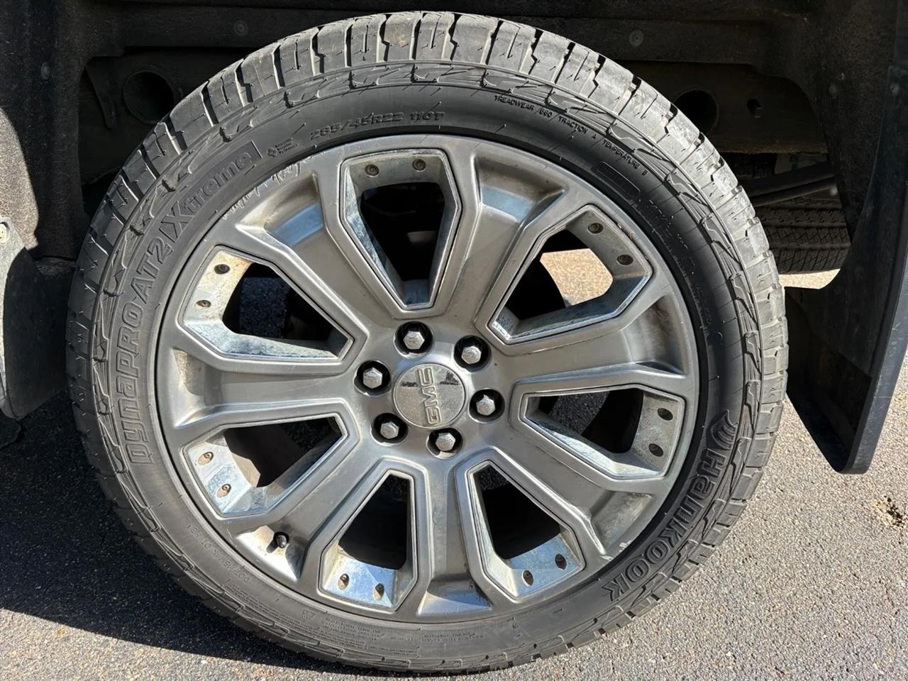 GMC Sierra 1500 4WD Crew Cab 143.5" Denali 2017